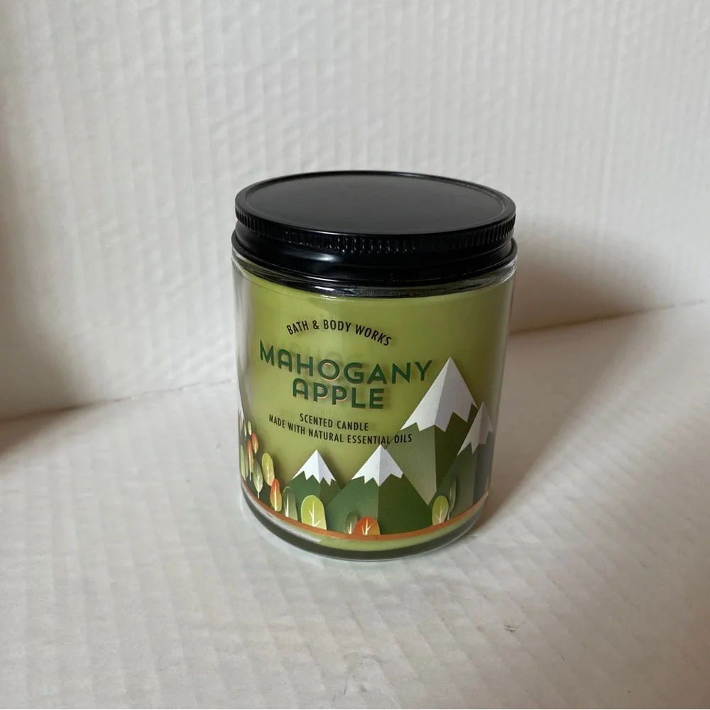 Bath & Body Works 7 Oz Mahogany Apple Jar Candle made w/essential oils brand new